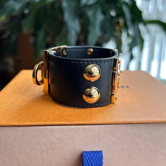 LOUIS VUITTON So LV Cuff Bracelet Black and Gold RARE 📿 - Picture 5 of 11